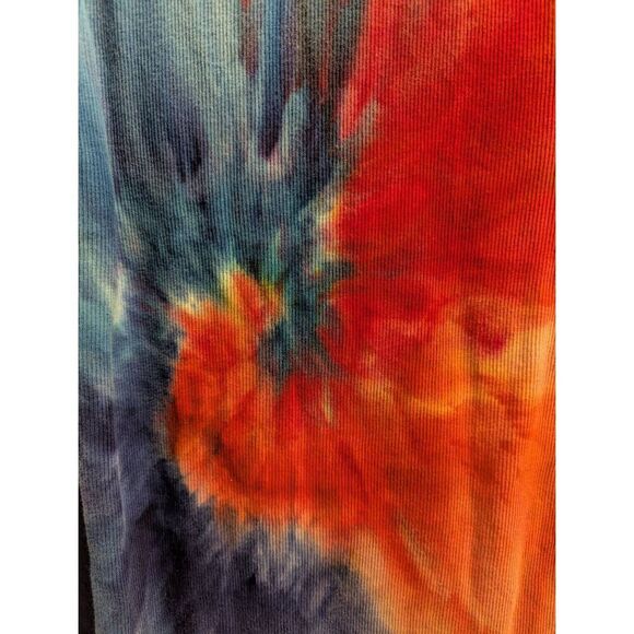 5/25 Pair of Tie Dye Tanks - Picture 6 of 9